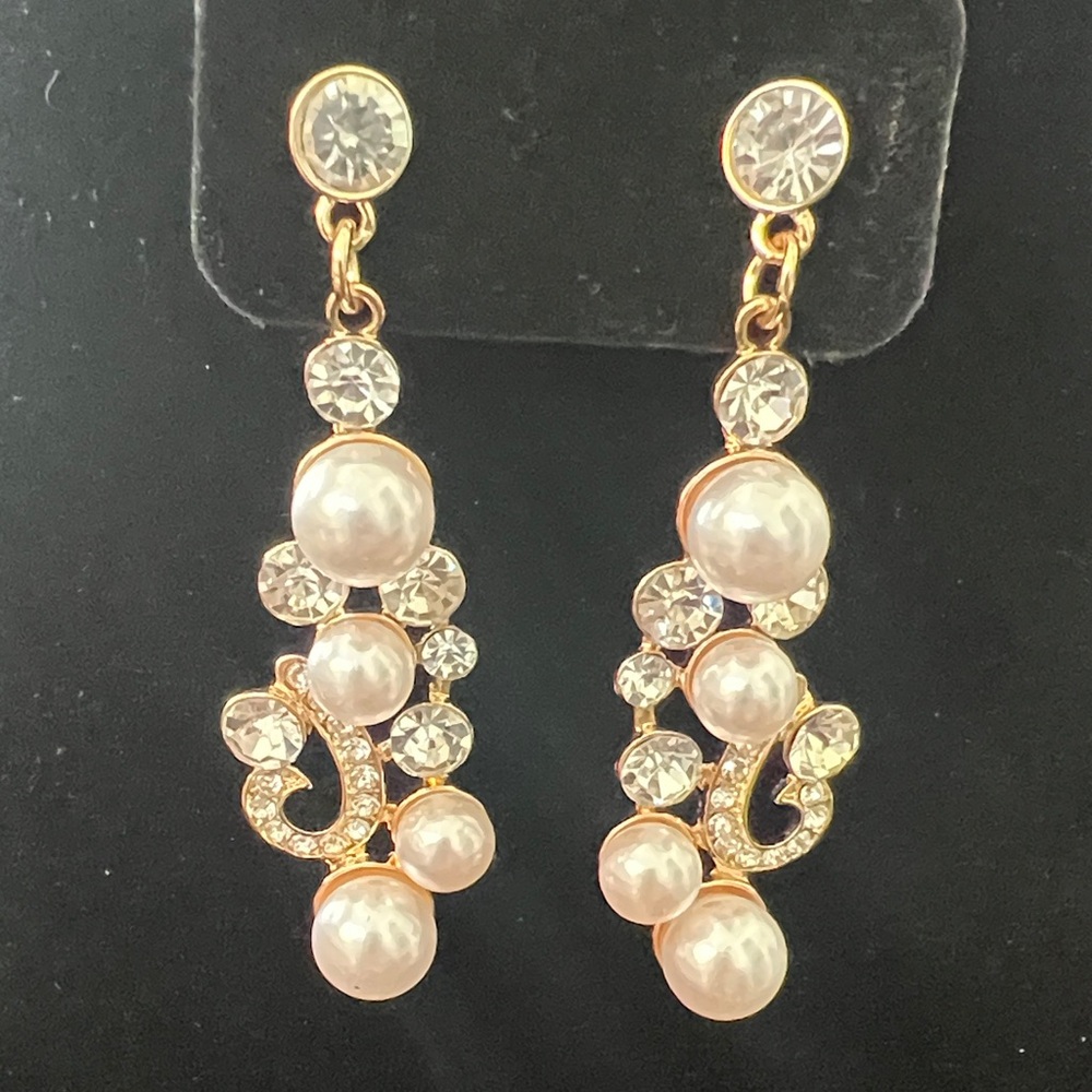 Elegant Gold Pearl & Crystal Drop Earrings - Women Jewelry